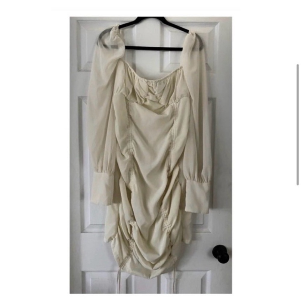 PrettyLilltleThing Ivory Ruched Dress - Picture 7 of 9